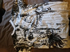 Cool T shirt  - Vit svart t shirt med fåglar