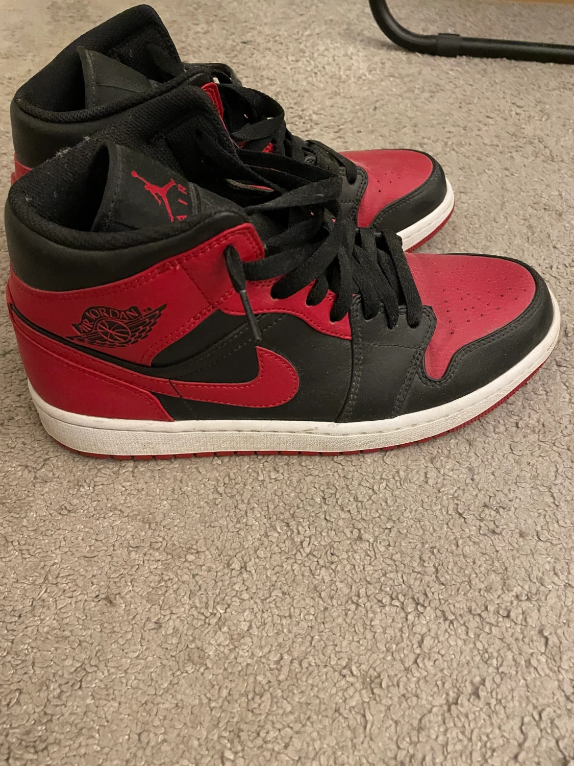 Jordan 1 mids  - 91