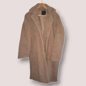 Teddykappa - En mysig teddykappa från Lager157 i storlek M