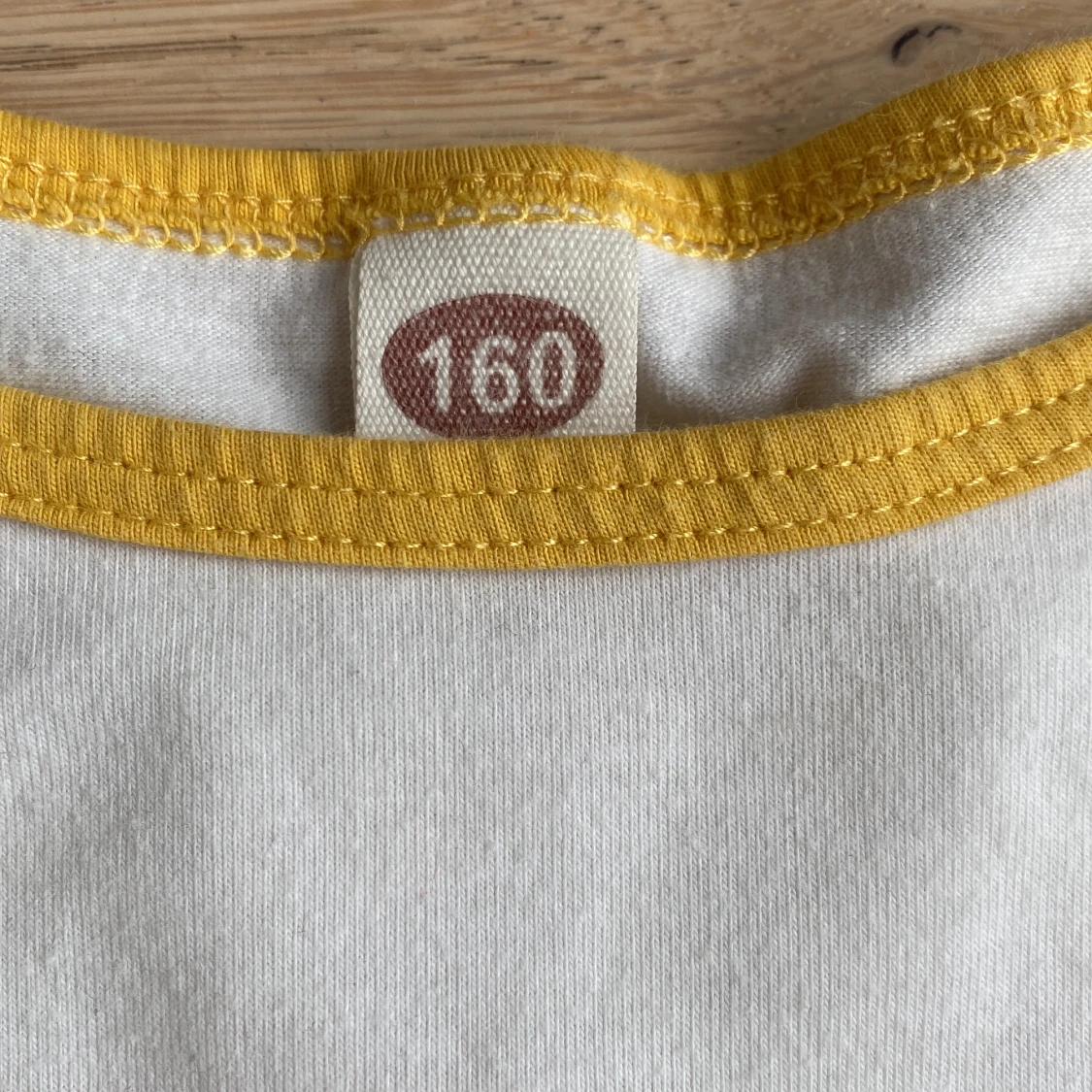 Fin vit dinosaurie  t shirt  - 90