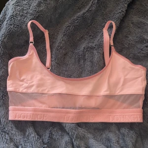 Lounge bralette - Bralette från lounge i mesh tyg. Använd två ggr.