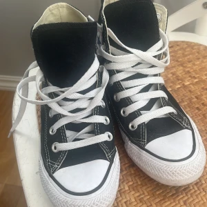 Converse - Sägljer dessa Converse då dem har blivit för små! Pris kan diskuteras! 