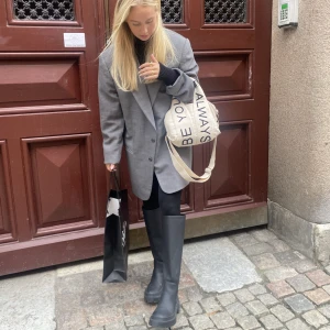 Zara stövlar - Mina älskade stövlar från Zara. Storlek 37. Köpta för 799kr