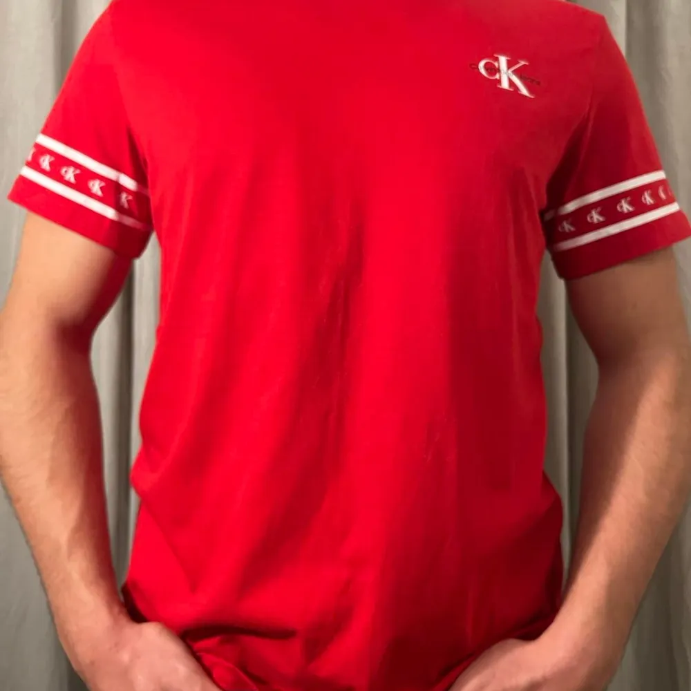T-shirt från Calvin Klein, storlek M. T-shirts.