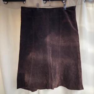 Brun mockakjol - Äkta mockakjol i storlek 38  Finns öglor till skärp