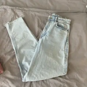 Ljus blåa jeans från H&M