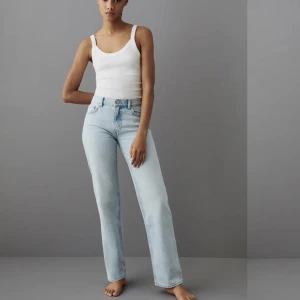 Low Waist Straight Jeans  - Helt nya utan prislapp, använder dom inte!