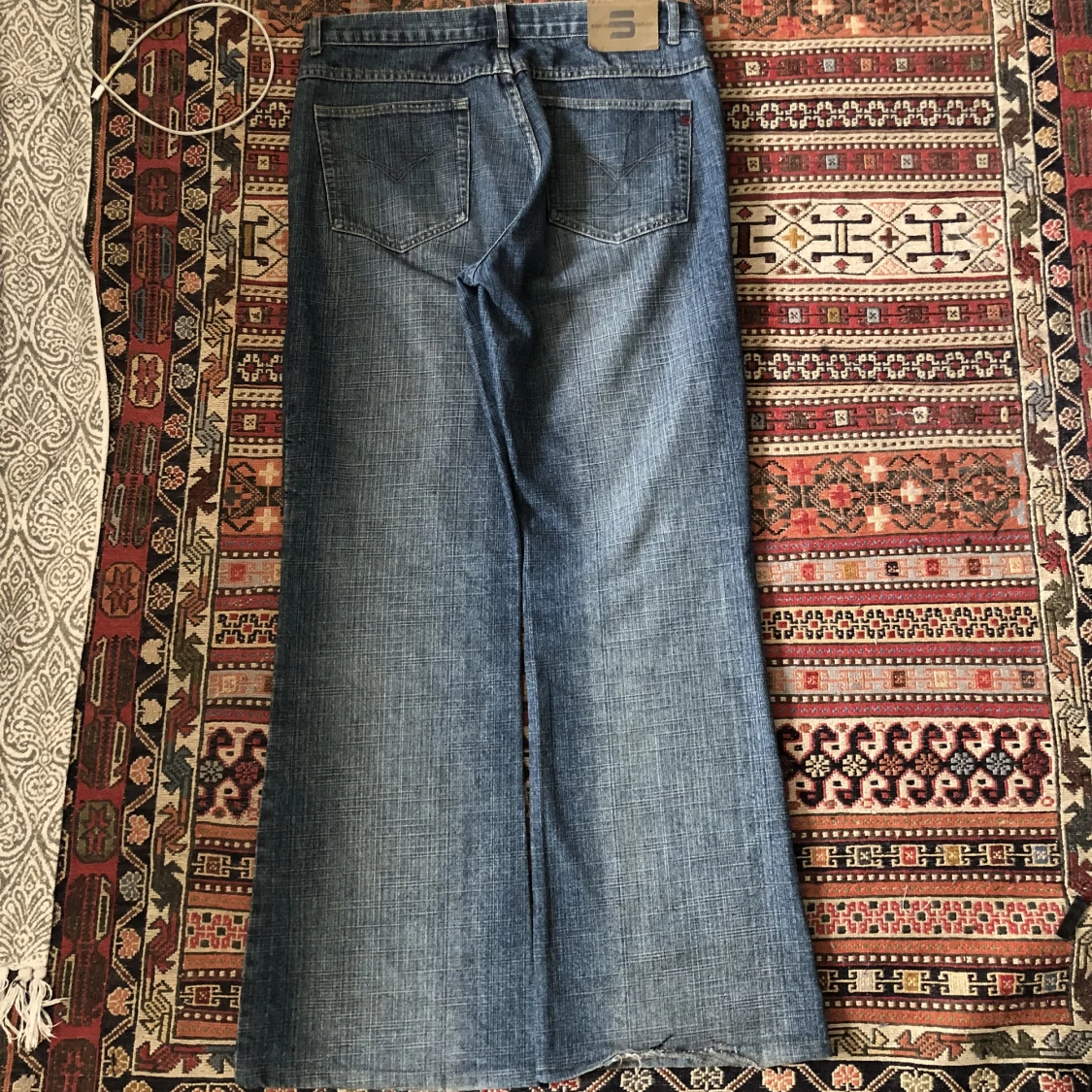 utsvängda jeans - 90