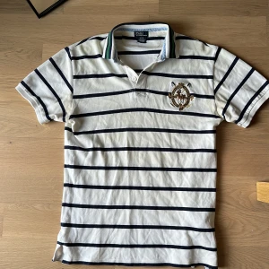 Ralph lauren pikétröja  - Piké från ralph lauren i storlek L, mycket fint skick. 