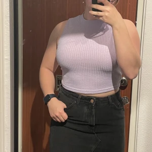 Shein topp - Topp i ljuslila, knappt använd. Storlek 40. 