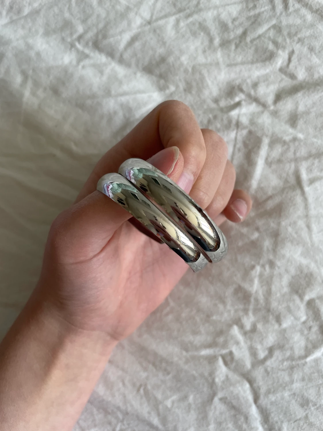 Fina breda örhängen!