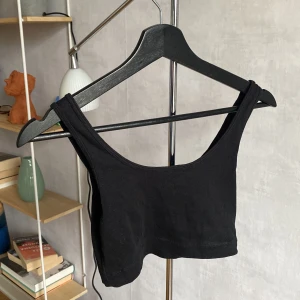 Crop tops💞 - Storlek S. Passar inte mig längre. 20 för 1st 35 för båda💞