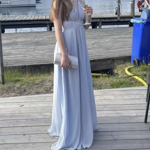 Balklänning  - Säljer min balklänning från förra året då jag inte har användning för den 💗