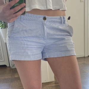 Shorts  - As gulliga shorts till sommar, säljer dessa eftersom jag har ungefär ett par likadana!💗