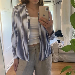 Randig skjorta - Fin randig skjorta från GinaTricot🤍 Bra skick!