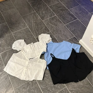 Klädpaket  - Ett klädpaket med 4 fina toppar