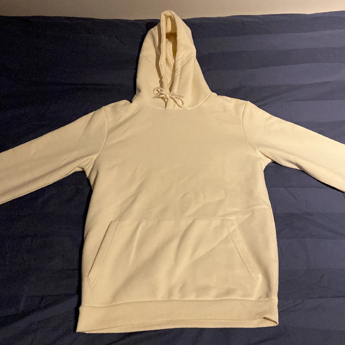 Vit/biege hoddie nyskick