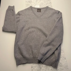 Stickad tröja - Stickad tröja i storlek M. Unisex