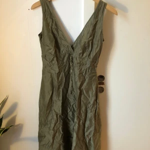 Vintage klänning - Tunn klänning men dragkedja på sidan