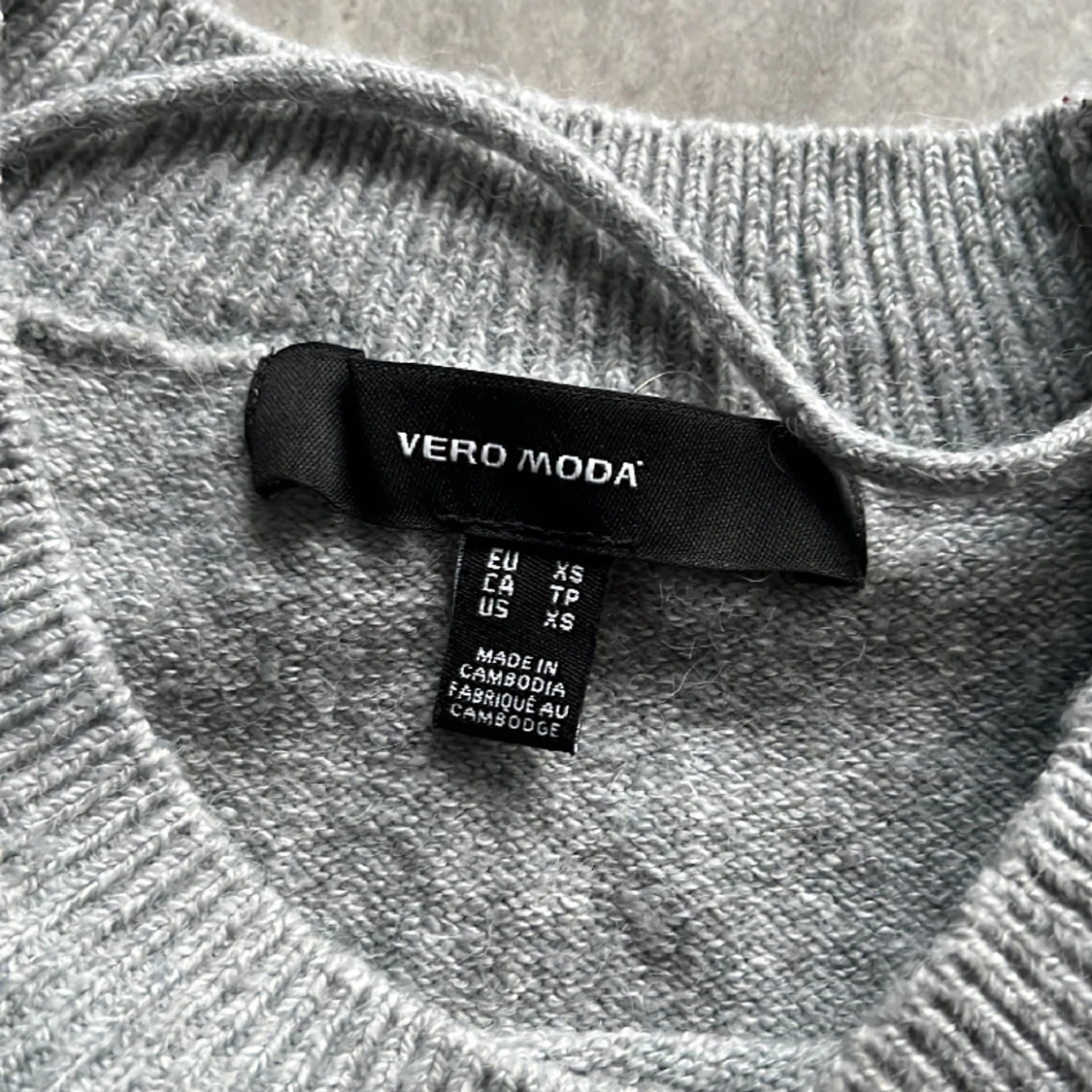 Vero Moda stickad långärmad grå topp storlek XS - 90