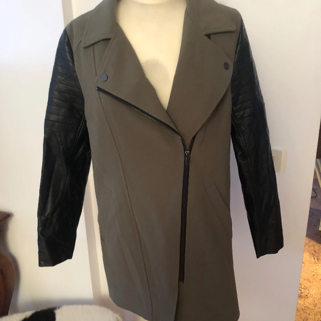 Bikerjacka lång modell