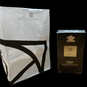Creed Aventus - Helt ny och oöppnad Creed aventus. 100 ml köpt på NK Kostar ny 3500-3600kr. Jävligt bra alla hjärtans dag present. Perfekt signaturdoft och en klassiker som alla bör ha i sin samling. Pris kan diskuteras vid snabb affär.