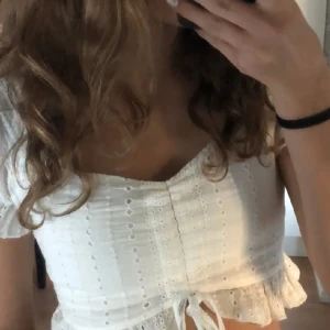 Topp - En vit topp från Shein, använd