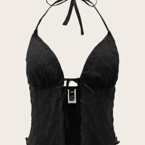 Topp - Enkle svart topp, passar super till både jeans och kjol.  