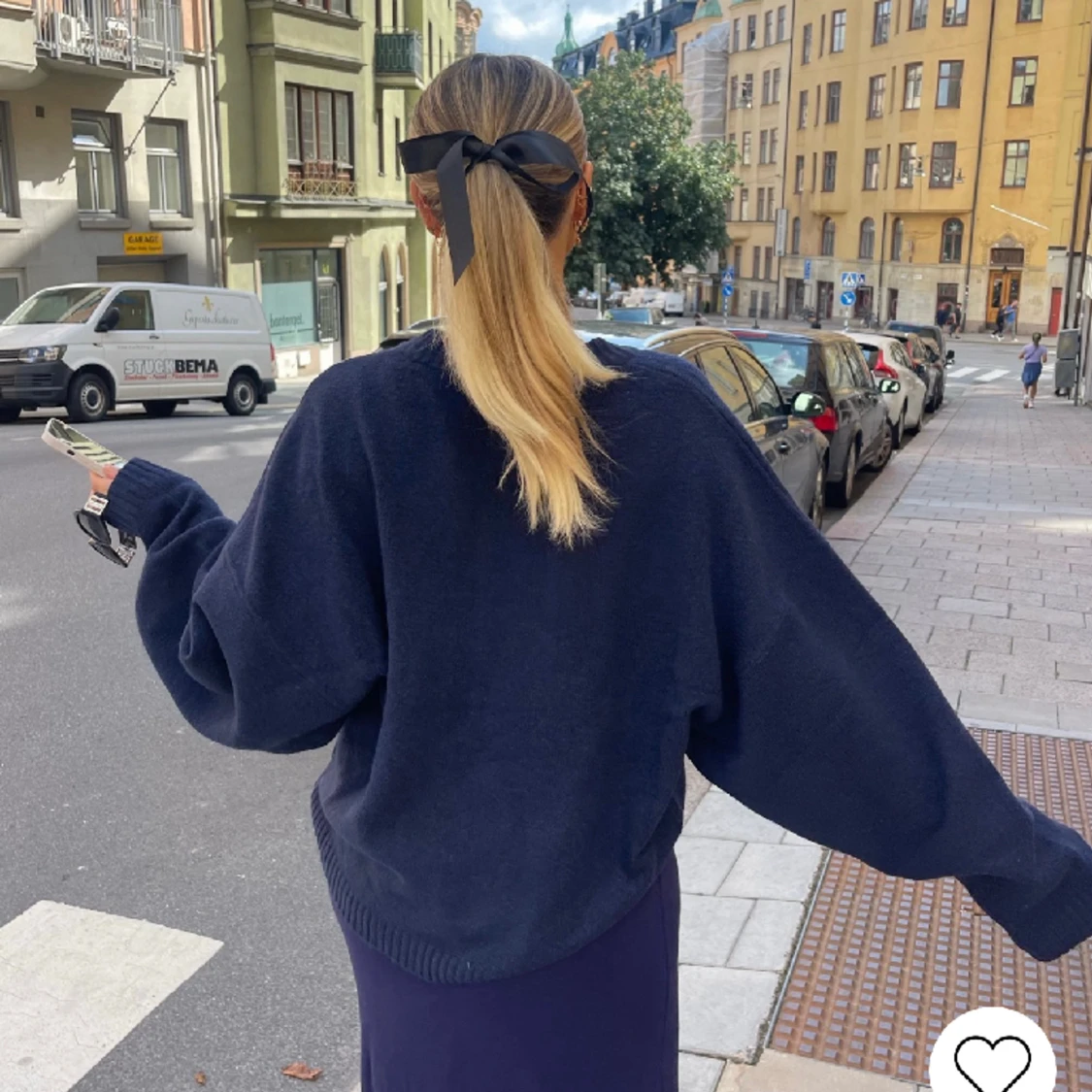 Marinblå stickad tröja