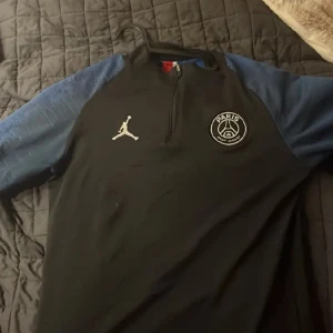 Psg tröja - Välvårdad psgtröja i bra skick