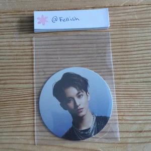 Mark circle card från neo zone Punch - Nct 127 Mark pc circle card från albumet Neo Zone Punch the final round.