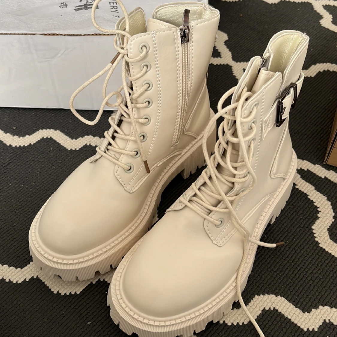 Off white boots  - 91