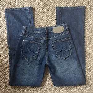 Lågmidjade jeans - Lågmidjade raka/utsvängda jeans från märket Crocker💕knappt använda och säljer då de är för små, har därför inga bilder med de på😌