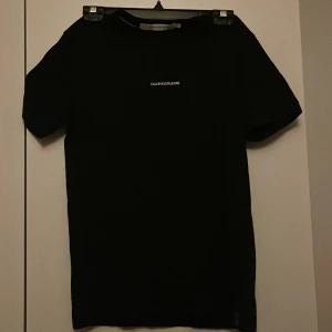 Calvin Klein tröja - Oanvänd svart calvin Klein t-shirt, storlek xs 