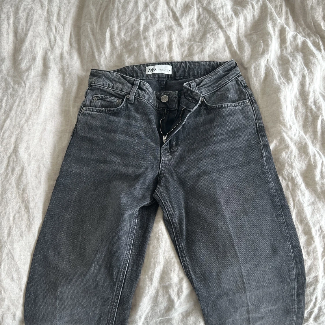 Zara mid waist straight jeans  - 91