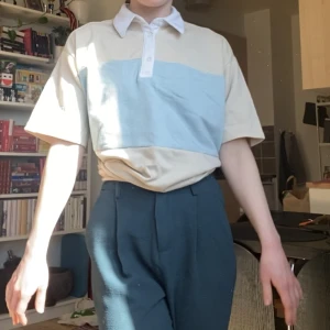 Oversized T-shirt  - Oversized T-shirt eller miniklänning, perfekt för sommaren att ha över bikini påväg till stranden eller på picknick.