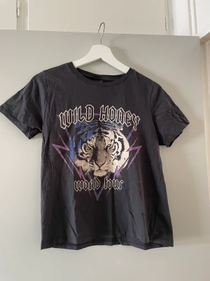 T-shirt - Använd i bra skick