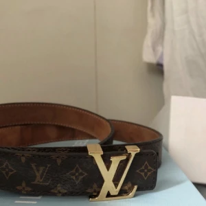 Louis vuitton  - Nästan helt oanvänt Louis vuitton skärp, äkthetsbevis finns! Nypris: 3000 kr