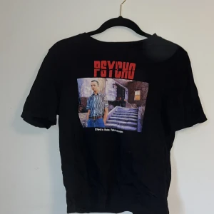 Psycho tröja - Svart T-shirt som aldrig används innan. 