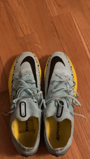 Nike fotbollsskor  - Nike phantom 45 Använda 3 träningar 
