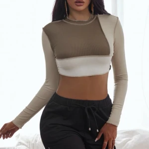 Topp  - jättefin tröja som är endast testad😊