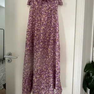 Hm långklänning  - En jätte fin långklänning från hm använt fåtal gånger i bra skick!