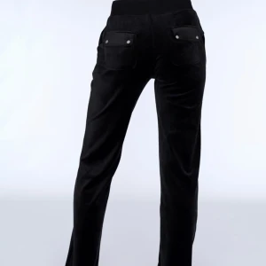 Juciy byxor  - svart juciy byxor i storlek s, säljer för 400 ❤️ bra skick skriv för bilder!! 