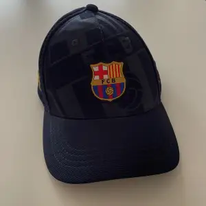 Keps inlöpt på FC Barcelonabutik i Barcelona