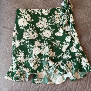 Grön kjol - Storlek 152 , grön