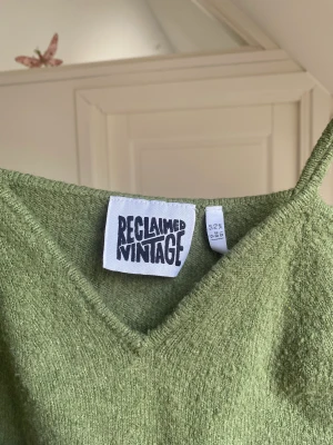 Grön topp - Superfin grön topp från reclaimed vintage!