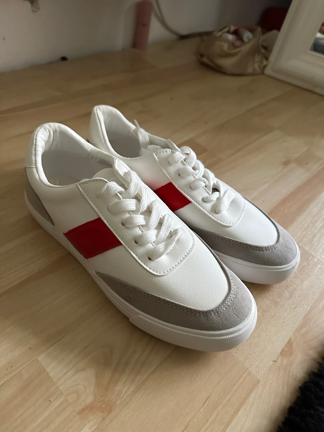 Oanvända nya skor  - 90