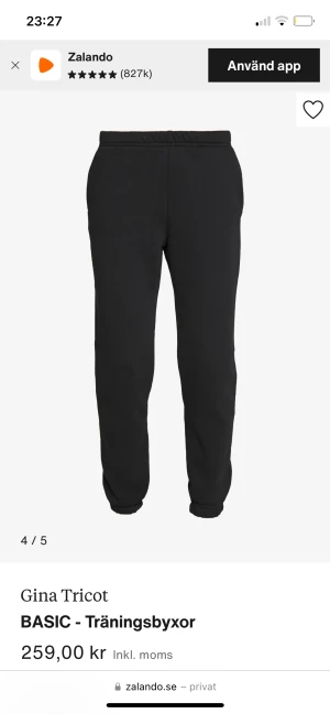 Mjukisbyxor Gina tricot - Ett par svarta oanvända mjukisbyxor från Gina tricot. Jättebra skick med fluffigt material inuti. Nypris 259kr. 