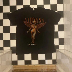 Nirvana tshirt  - Snygg nirvana tshirt köp på arsenik i Malmö! Stl L💓