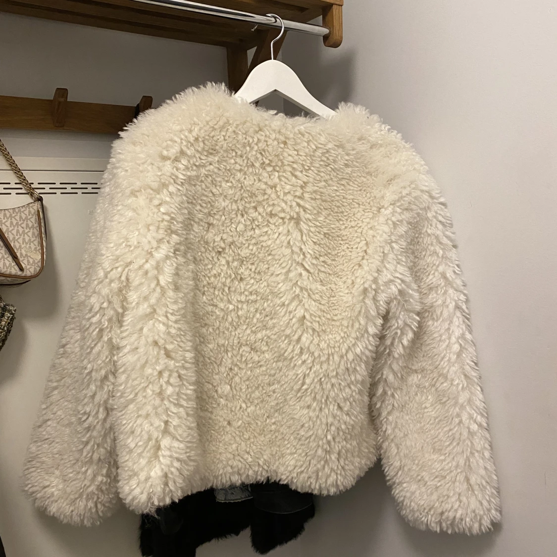 Fluffig jacka - 90